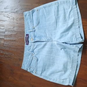 Denim shorts. Gloria Vanderbilt. Size 8